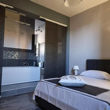 Casa Tua فندق مبيت وإفطار كاتانيا